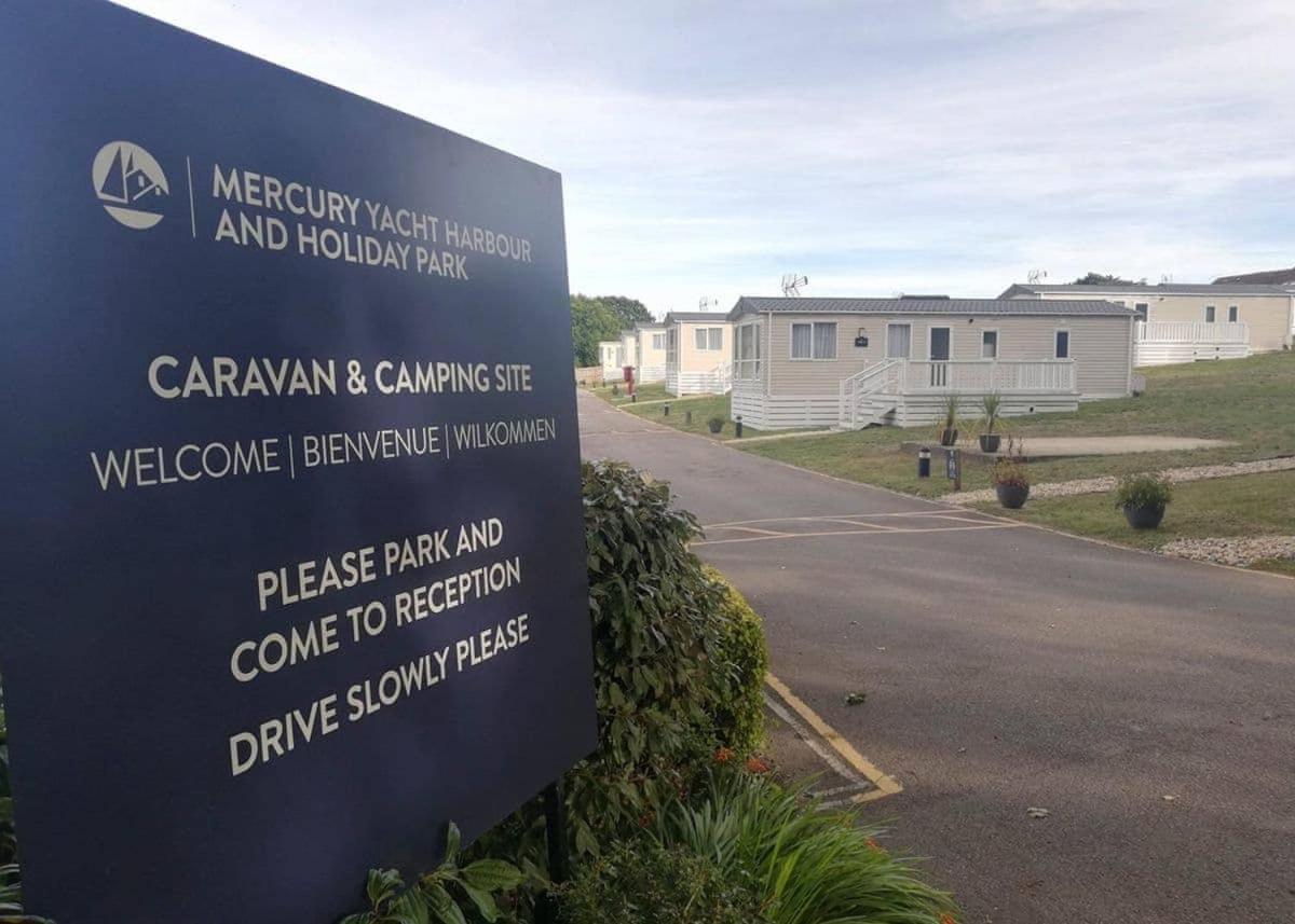 Mercury Yacht Harbour And Holiday Park Lower Swanwick Εξωτερικό φωτογραφία