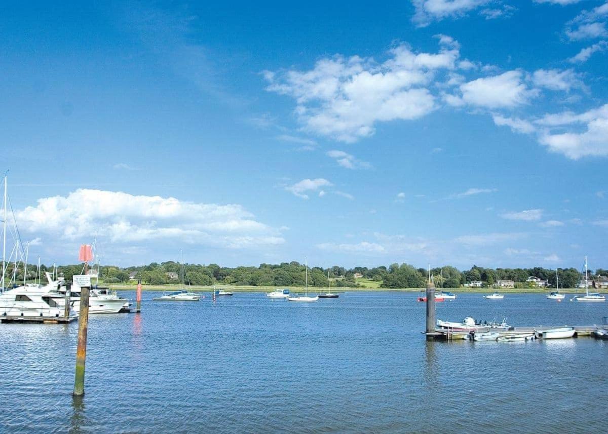Mercury Yacht Harbour And Holiday Park Lower Swanwick Εξωτερικό φωτογραφία