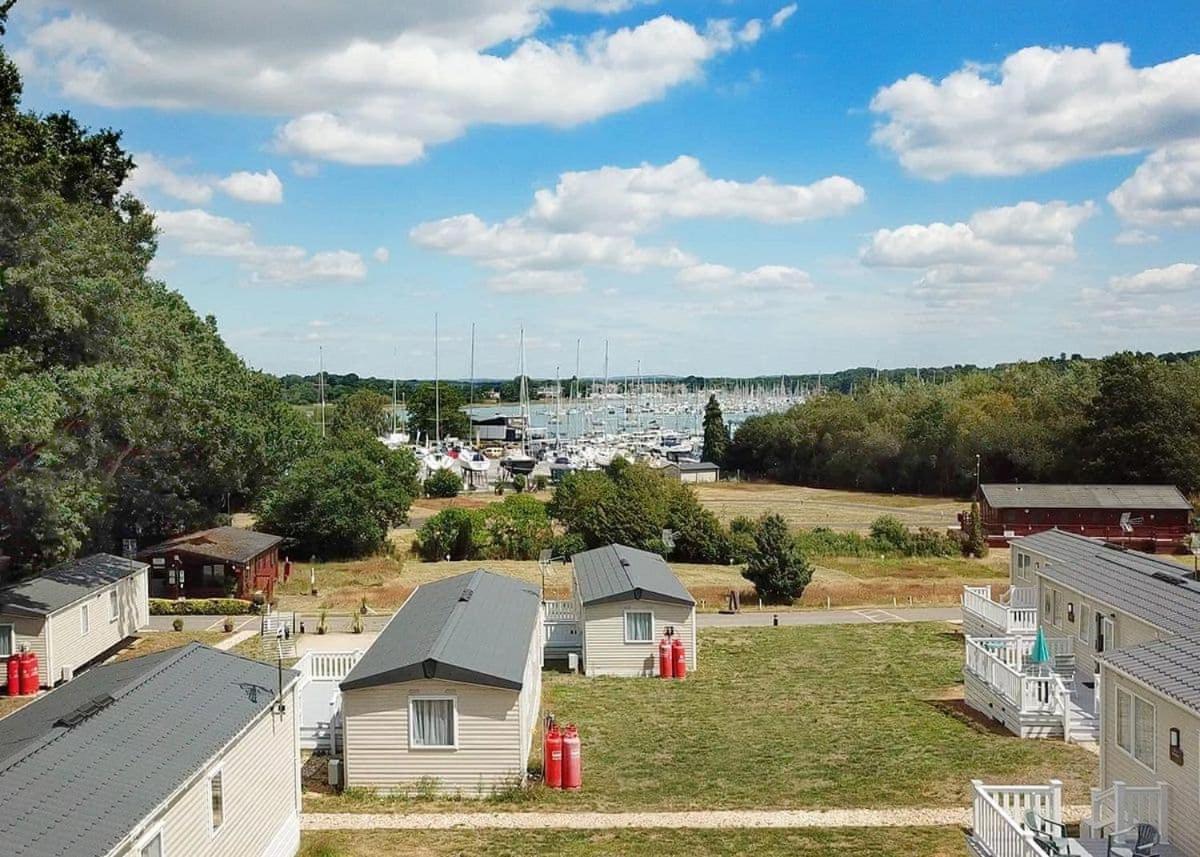 Mercury Yacht Harbour And Holiday Park Lower Swanwick Εξωτερικό φωτογραφία